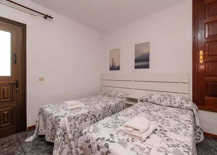 Floritas 18 - Two Bed Playa de las Americas (Tenerife)