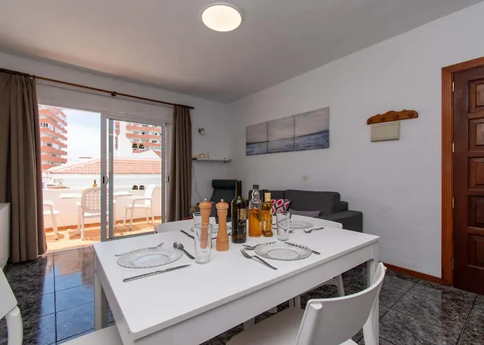 Floritas 18 - Two Bed Playa de las Americas (Tenerife)
